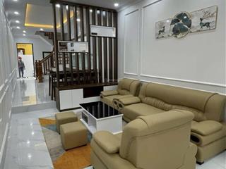 Ở sướng  trương định  hoàng mai  bán nhà 45m2 x 5 tầng  20m ra đường oto tránh  chỉ 7 tỷ có tl
