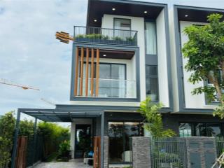 Bán gấp biệt thự view kênh la home 9x17m, giá 7.3 tỷ