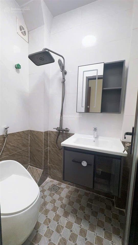 Bán nhà đẹp, 2 thoáng trước sau, tại phố tôn thất tùng ( d/t 30m2 , 5 tầng) giá 7,8tỷ