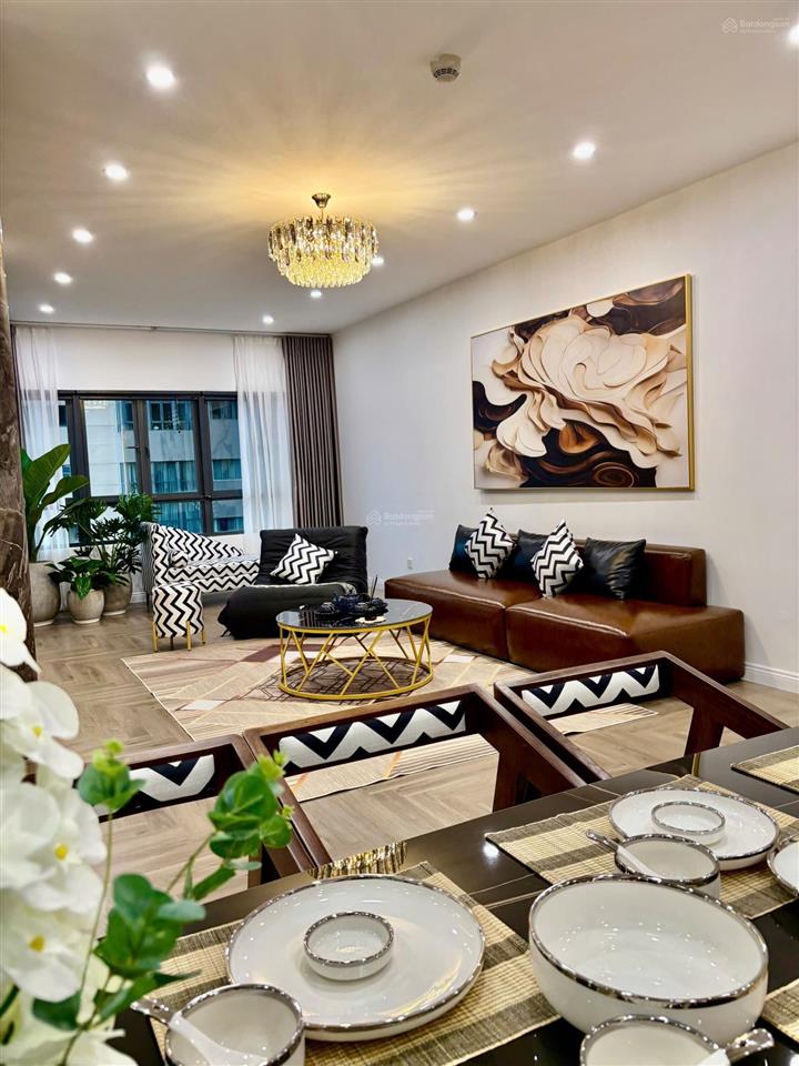 Bán căn hộ cc golden west, 6,8 tỷ vnd, 96m2, 3pn, 2wc, nhân chính, thanh xuân, hn