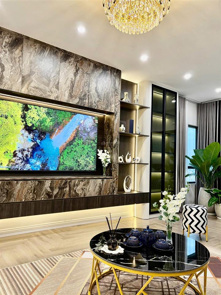 Bán căn hộ cc golden west, 6,8 tỷ vnd, 96m2, 3pn, 2wc, nhân chính, thanh xuân, hn