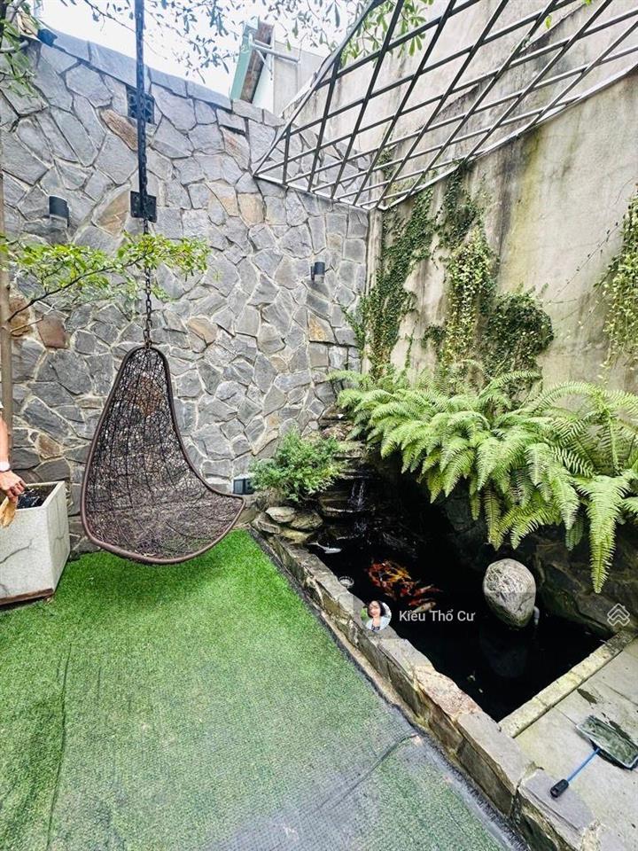 Bán nhà riêng man thiện, tặng hồ cá koi, 6,3 tỷ, 94m2, 4pn, hxh, shr, view đẹp hot!