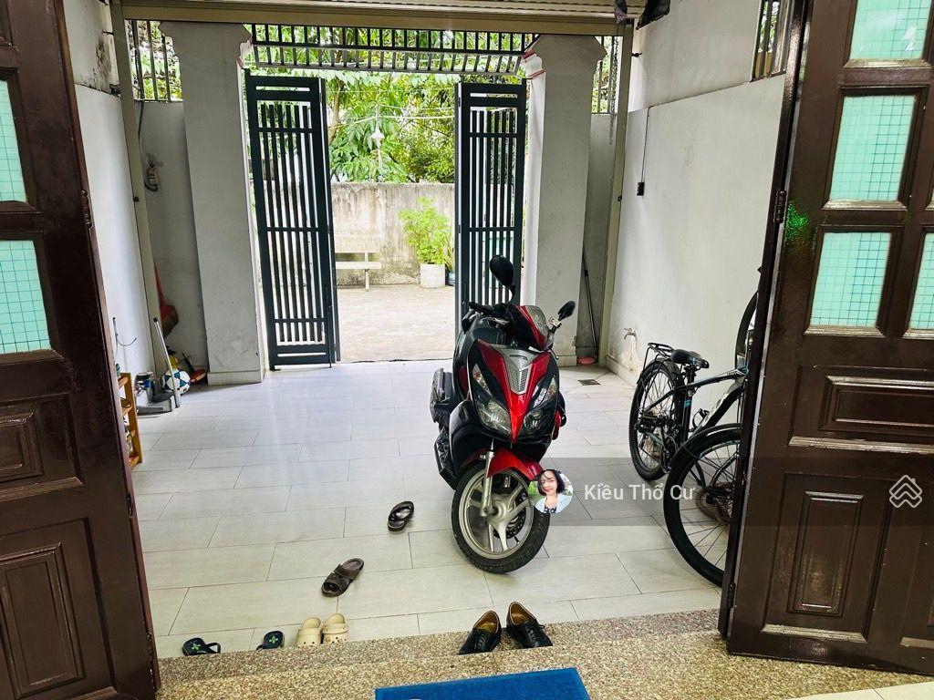 Bán nhà riêng man thiện, tặng hồ cá koi, 6,3 tỷ, 94m2, 4pn, hxh, shr, view đẹp hot!