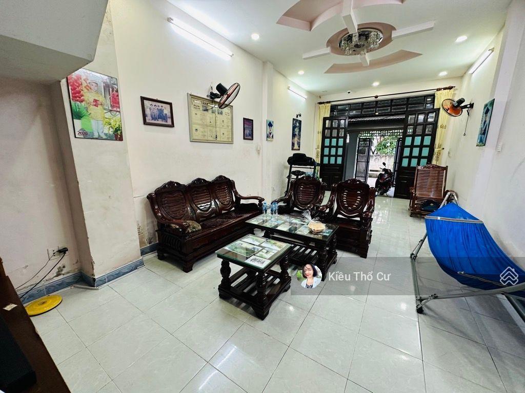 Bán nhà riêng man thiện, tặng hồ cá koi, 6,3 tỷ, 94m2, 4pn, hxh, shr, view đẹp hot!