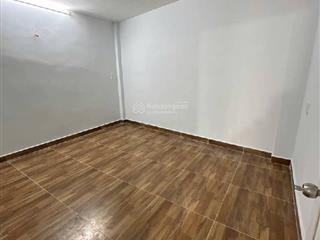 Hẻm thông ngay chợ phú lâm q.6  40m2 ( 2 tầng )  giá chỉ  4 tỷ nhĩnh
