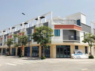Bán nhà phố 1 trệt, 2 lầu hoàn công đầy đủ trong khu compound