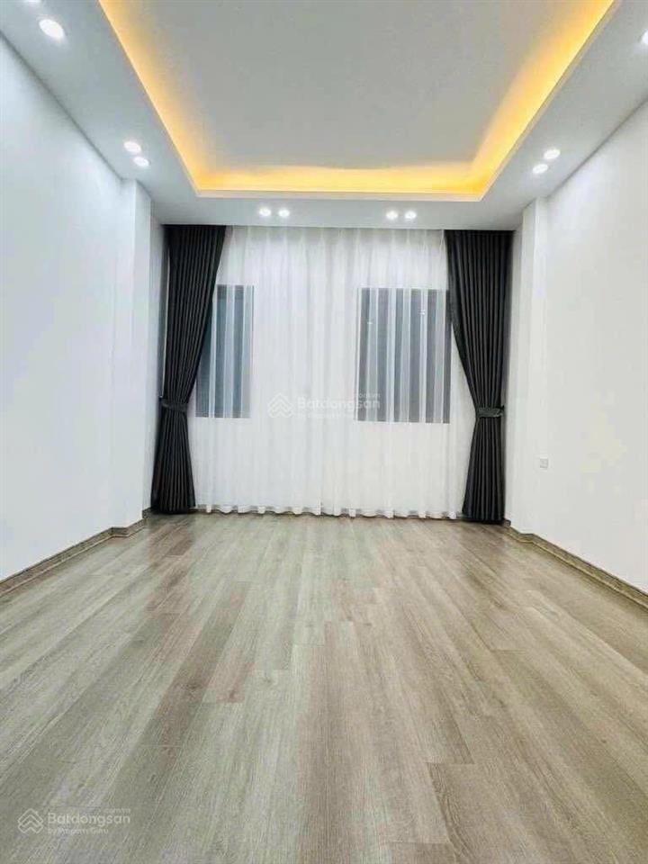 Chính chủ có căn nhà xây mới vị trí đẹp gần trường đh tdtt(32m*4t), cách ô tô 20m, giá 3.85 tỷ