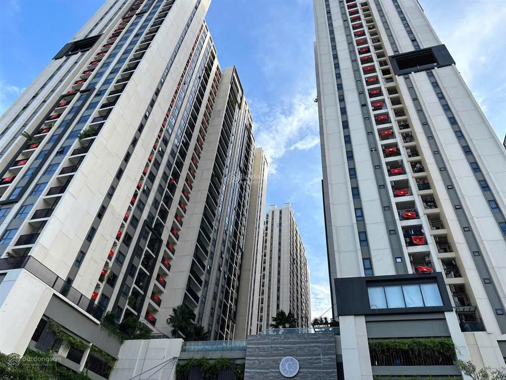 Cho thuê mặt bằng văn phòng khu trung tâm, dân cư đông đúc quận 10