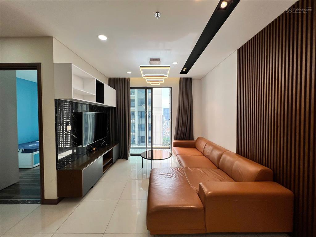 Cho thuê dài hạn căn hộ 2pn full nội thất nhà đẹp, ban công đông nam, check in ngay