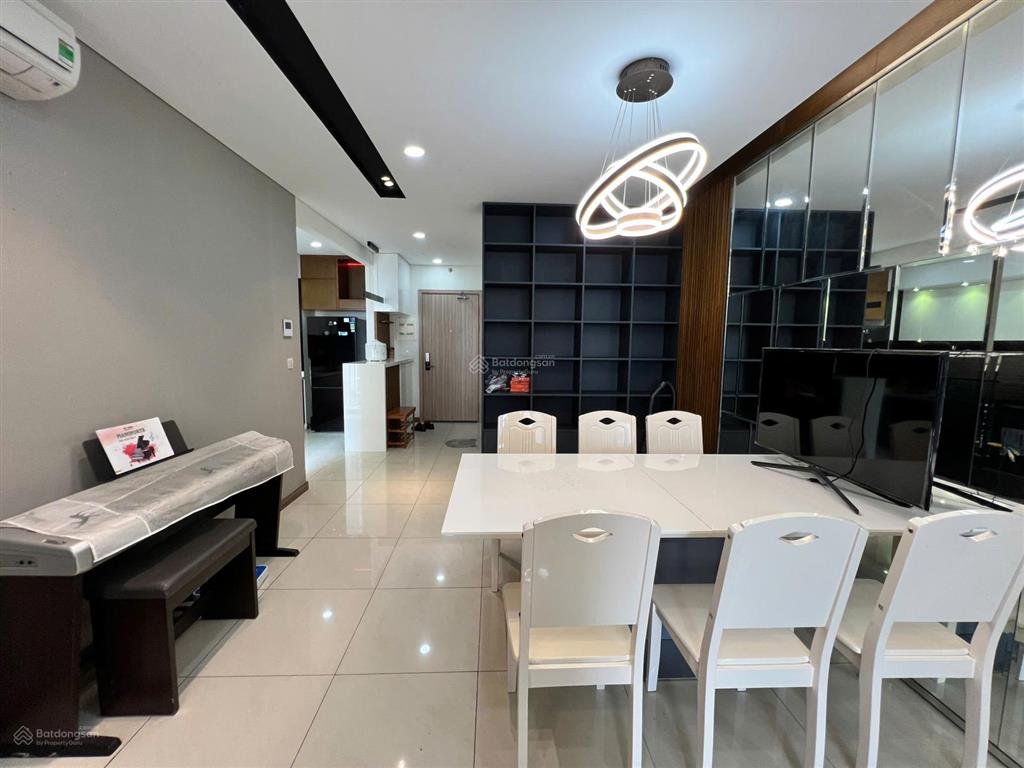 Cho thuê dài hạn căn hộ 2pn full nội thất nhà đẹp, ban công đông nam, check in ngay