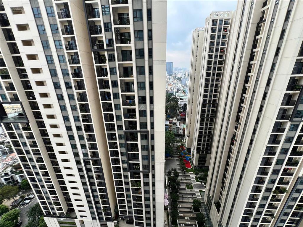 Cho thuê dài hạn căn hộ 2pn full nội thất nhà đẹp, ban công đông nam, check in ngay