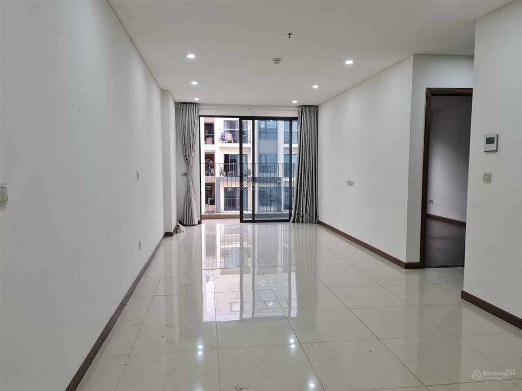 Căn hộ nội thất cơ bản cho thuê tại hà đô centrosa, quận 10