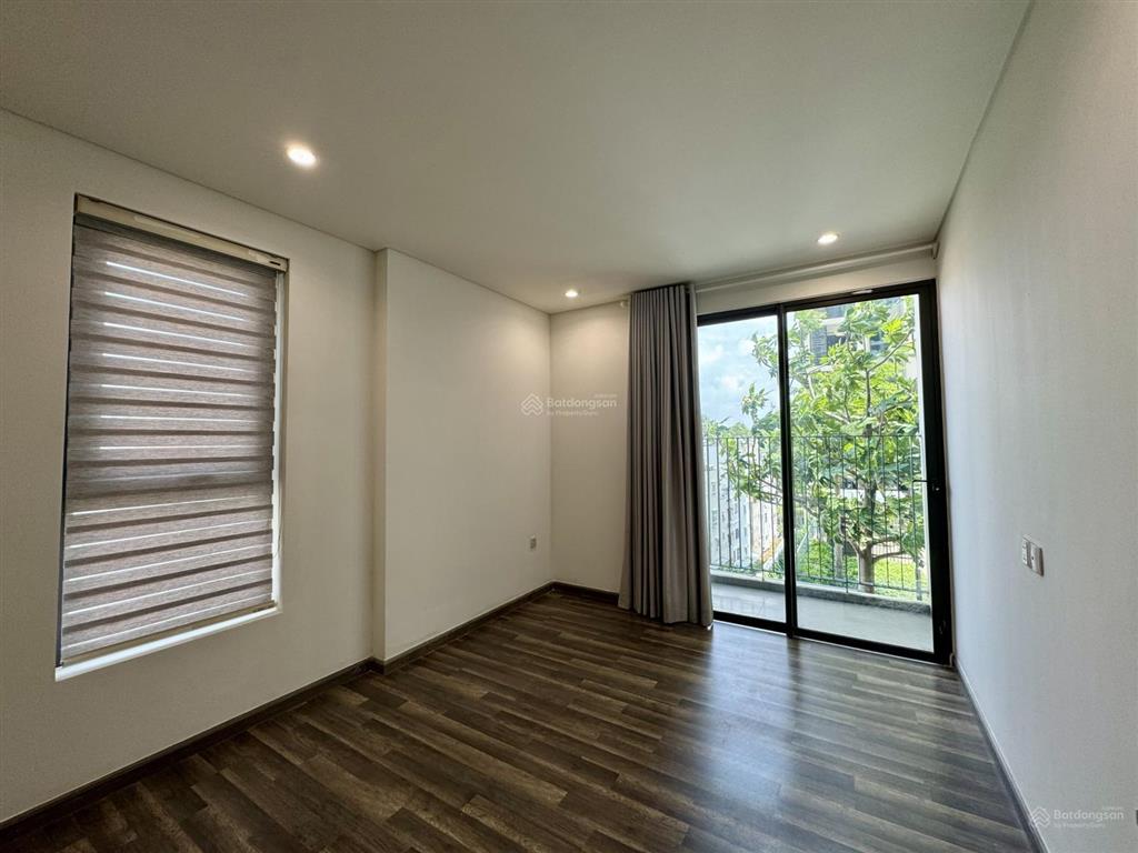 Căn hộ nội thất cơ bản cho thuê tại hà đô centrosa, quận 10