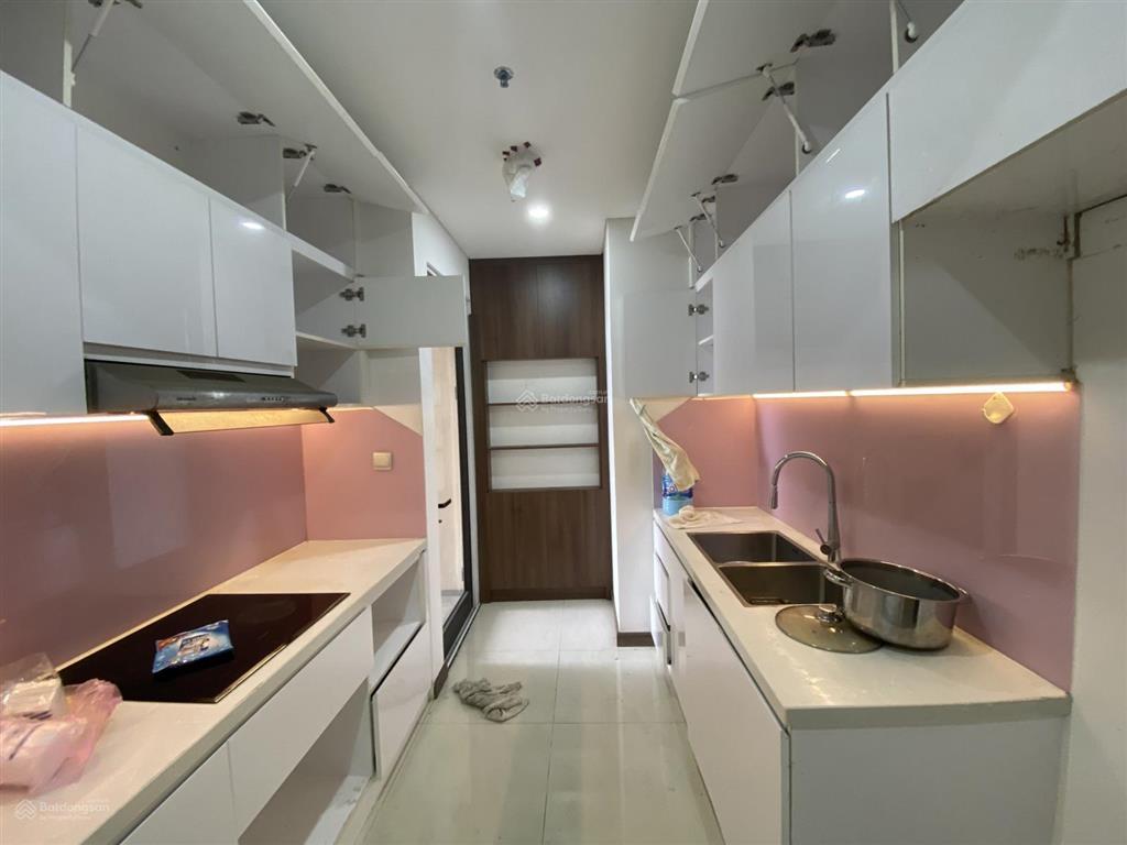 Căn hộ nội thất cơ bản cho thuê tại hà đô centrosa, quận 10