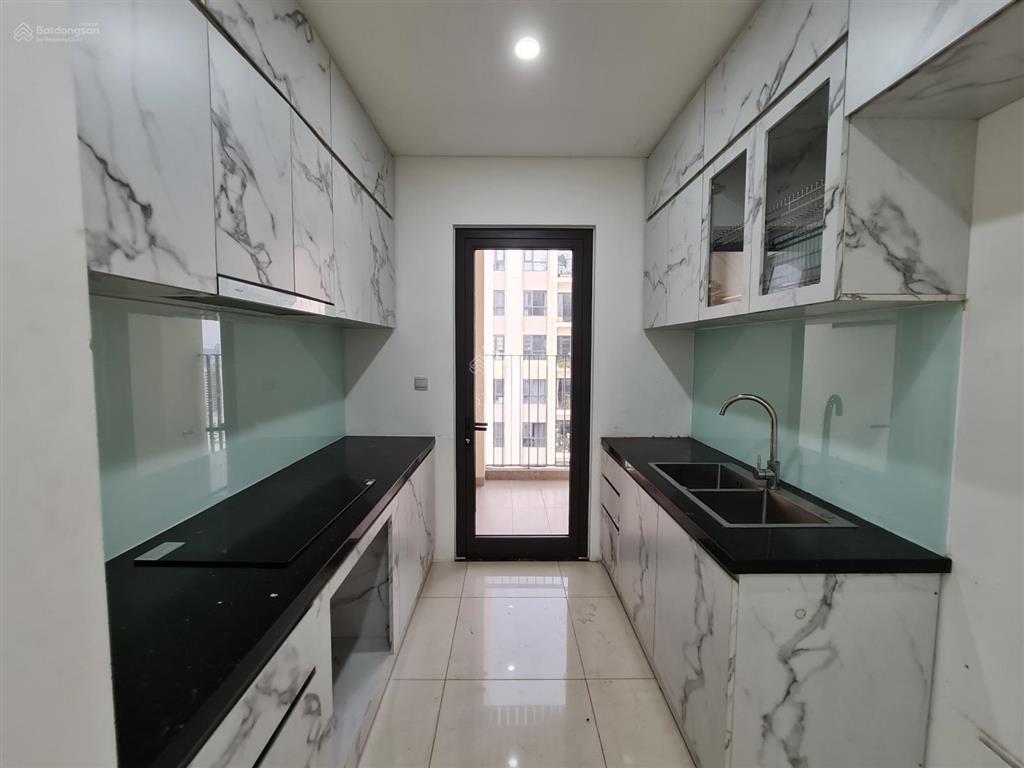 Căn hộ nội thất cơ bản cho thuê tại hà đô centrosa, quận 10