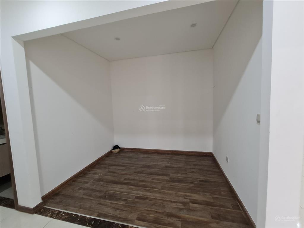 Căn hộ nội thất cơ bản cho thuê tại hà đô centrosa, quận 10