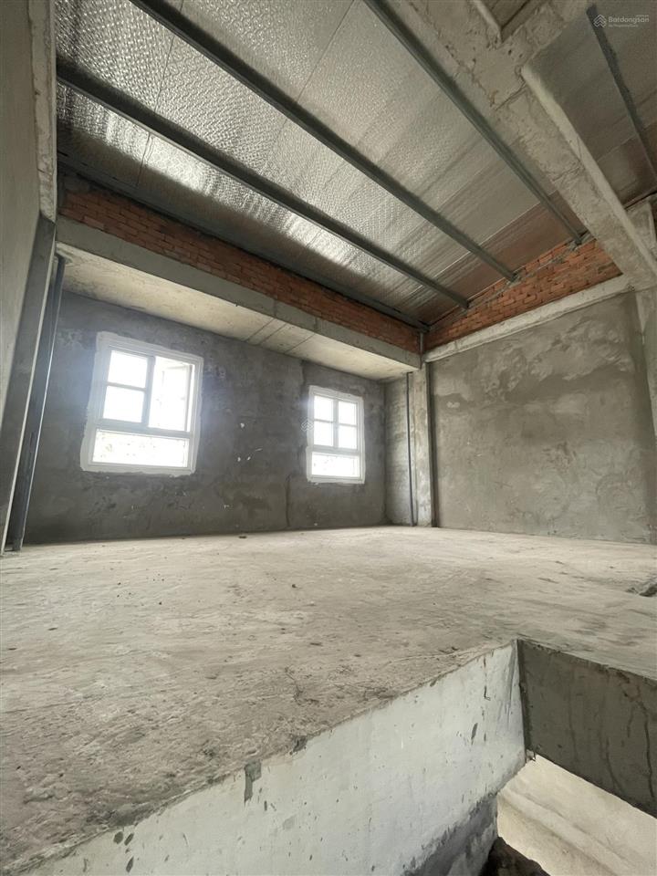 Bán nhà 1 trệt 1 lầu, 6x22,5  135m2, giá 6 tỷ, shr, dự án thăng long home hiệp phước