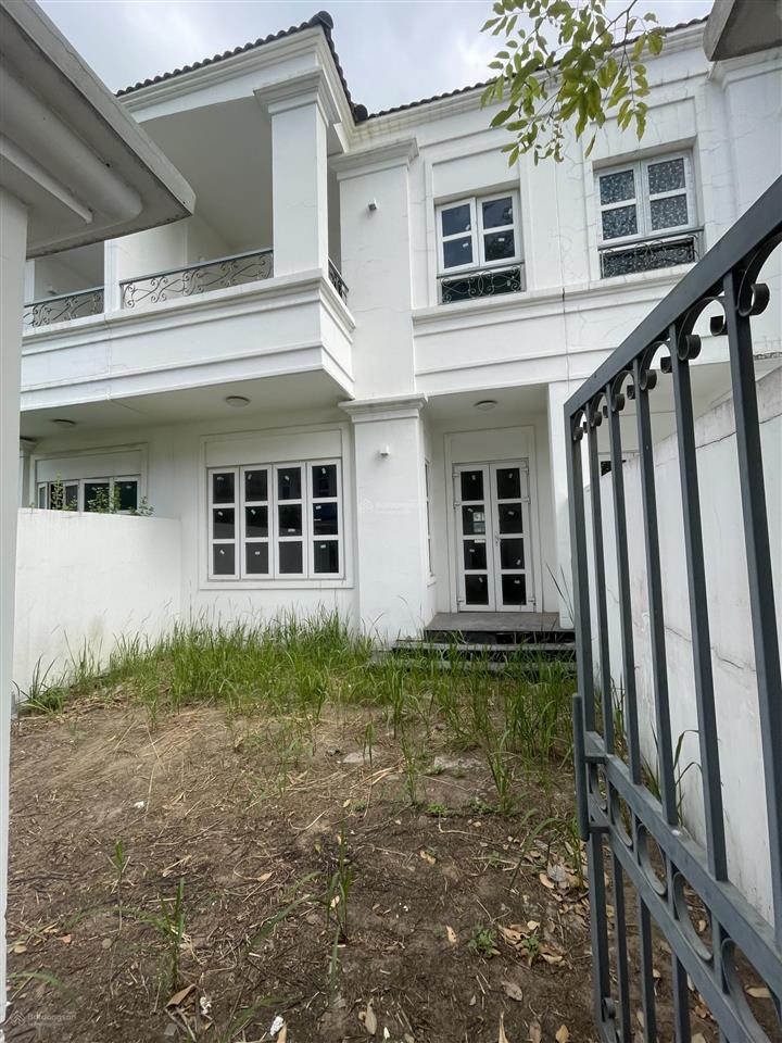 Bán nhà 1 trệt 1 lầu, 6x22,5  135m2, giá 6 tỷ, shr, dự án thăng long home hiệp phước