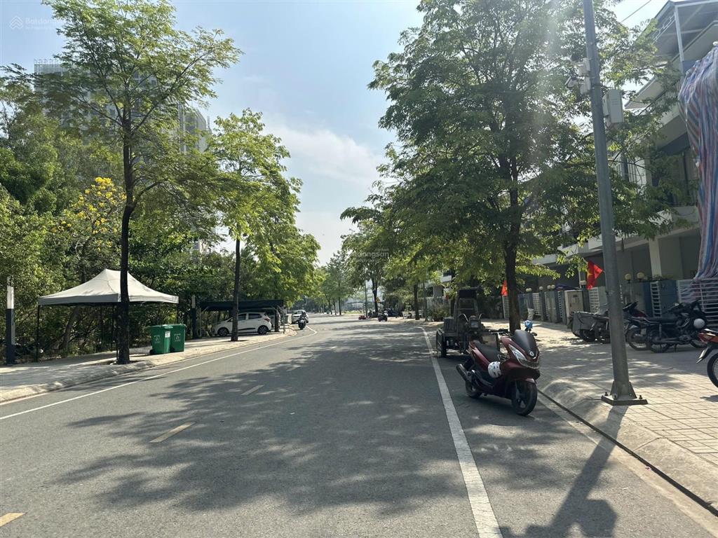 Cần bán nhà phố 1 trệt 2 lầu, 5x25125m2, giá 11,5 tỉ, kdc thăng long home hưng phú