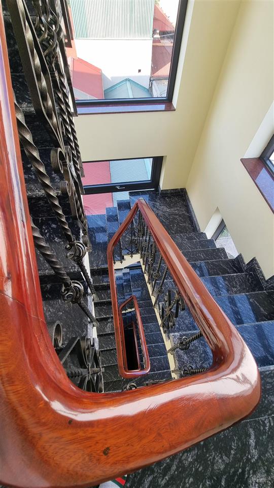Bán nhà phố trần thái tông  03 dịch vọng hậu  vị trí đẹp 158m2  nhà 8 tầng 1 hầm chính chủ