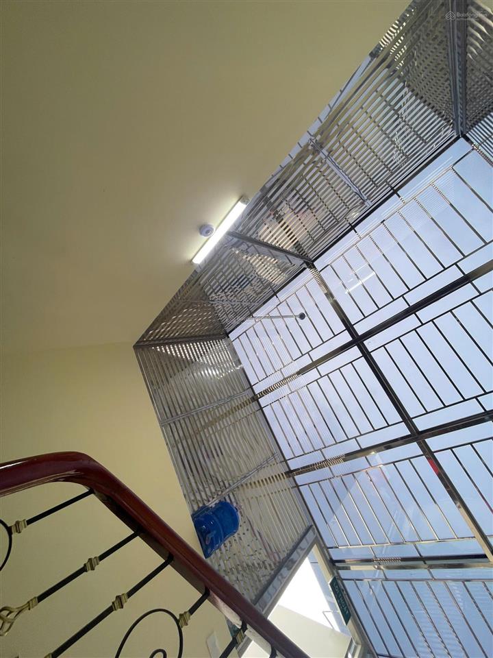 Nhà 21 phú giá  p tây hồ 350m2 bán trực tiếp 8 tầng 1 hầm.