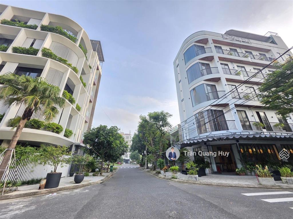 Chủ cần bán mt nguyễn đình vị trí rất đẹp, xung quanh nhiều tòa căn hộ đã xây dựng giá rẻ 12,x tỷ