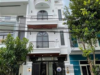 Bán tòa căn hộ đẹp mt hoàng quốc việt  đường 7m5 full công năng, có thang máy