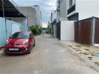 Nhà mới 3 lầu giá tốt nhất khu vực hẻm 1/ hoàng hữu nam quận 9