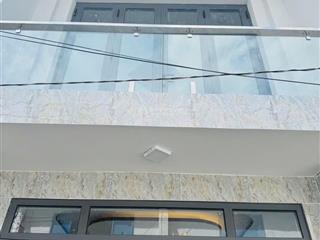 Bán nhà ngay chợ khu vực trung tâm q9 chỉ 3tỷ950
