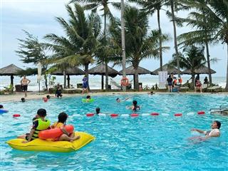 Bán resort có bãi biển riêng, mặt đường, mặt biển