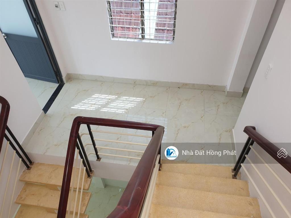 Nhà 2 lầu mặt tiền lê lợi, dt 4.7x19m, gần nhà thờ tân hiệp, hóc môn