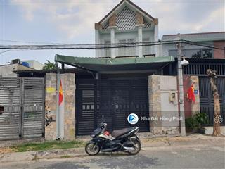 Nhà lầu dt 5x20m, mặt tiền nhựa 10m thông, gần trường tam đông, chợ thới tứ hmôn
