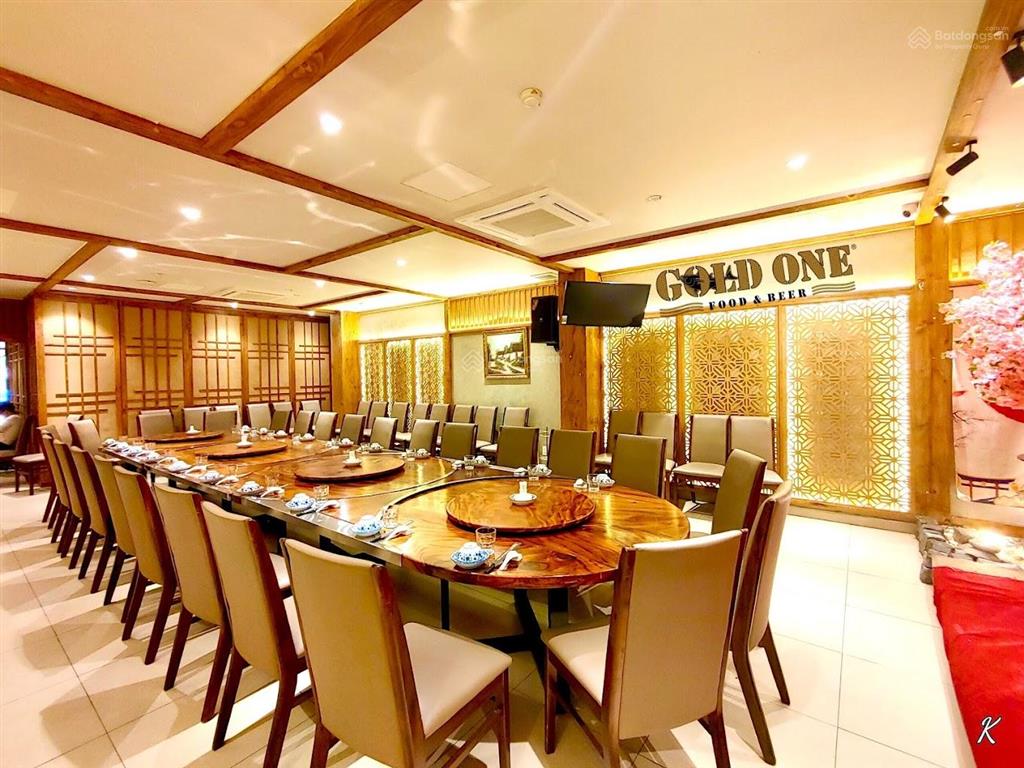 Cho thuê nhà mặt tiền lê lai, quận 1. dt 20x25m, 1 trệt, 3 lầu. dtsd 1.500m2