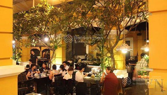 Cho thuê nhà mặt tiền lê duẩn, quận 1. dt 20x45m, 1 trệt, 2 lầu. dtsd 2.400m2