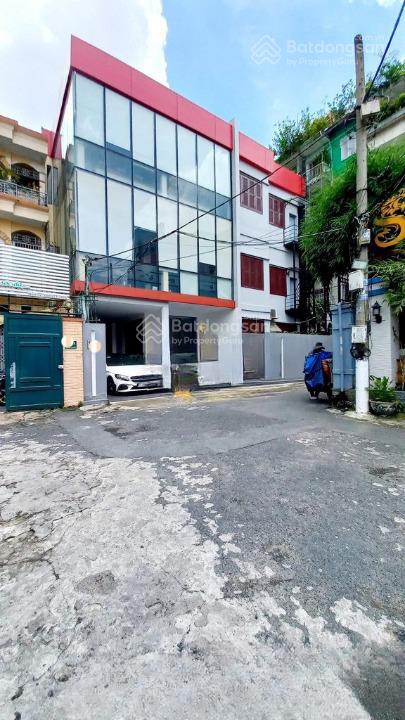 Cho thuê nhà mặt tiền hai bà trưng, quận 3. dt 15x25m, 1 trệt, 2 lầu. dtsd 1.100m2