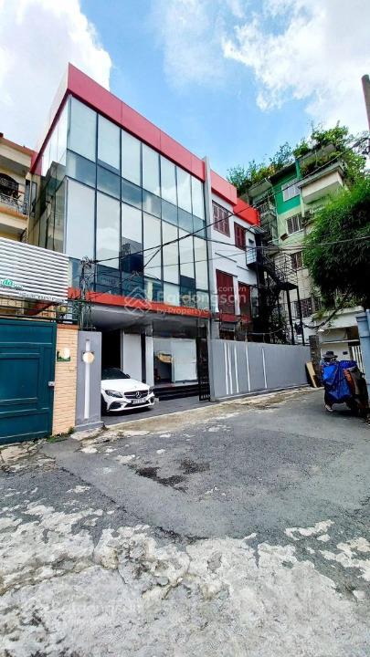 Cho thuê nhà mặt tiền hai bà trưng, quận 3. dt 15x25m, 1 trệt, 2 lầu. dtsd 1.100m2