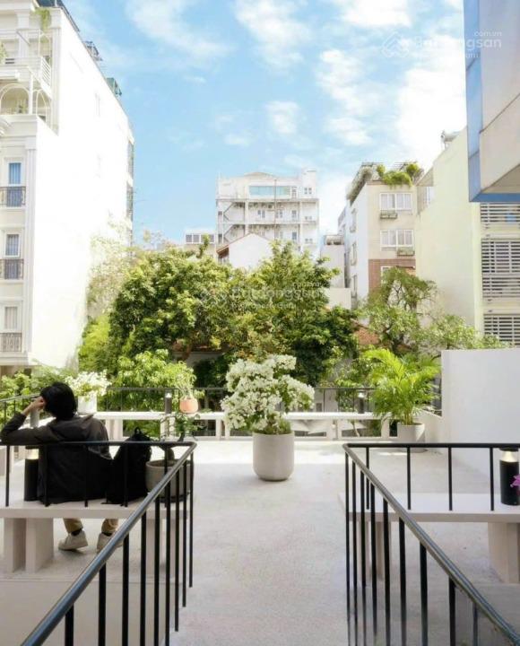 Cho thuê nhà mặt tiền phan kế bính, quận 1. dt 15x35m, 1 trệt, 1 lầu. dtsd 1.800m2