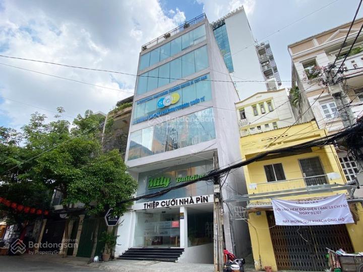 Cho thuê nhà mặt tiền cách mạng tháng tám, quận 3. dt 10x30m. 1 hầm, 1 trệt, 5 lầu. dtsd 1.000m2