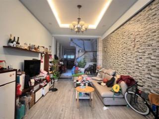 Bán nhà 2 mặt tiền thông thoáng 178m2, 3.7x16m, 3 tầng lầu, gần chợ, trường học, đầm sen, an ninh