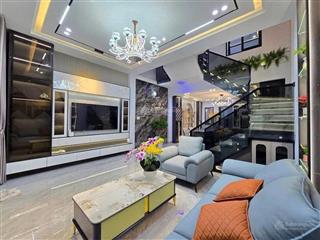 Bán nhà riêng hoàng quốc việt 59m2, ô tô tránh, kinh doanh, full nội thất ở ngay.