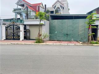 Chính chủ tôi bán 100m2 lô góc view hồ, gần viện nhi tw, gần đhqg, giá cắt lỗ