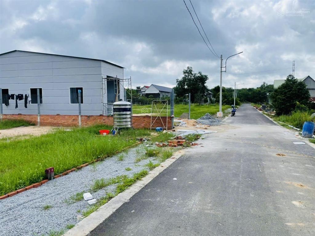 Bán đất định an dầu tiếng 150m, thổ cư, đường nhựa, dân cư đông, chỉ 560tr bao sổ