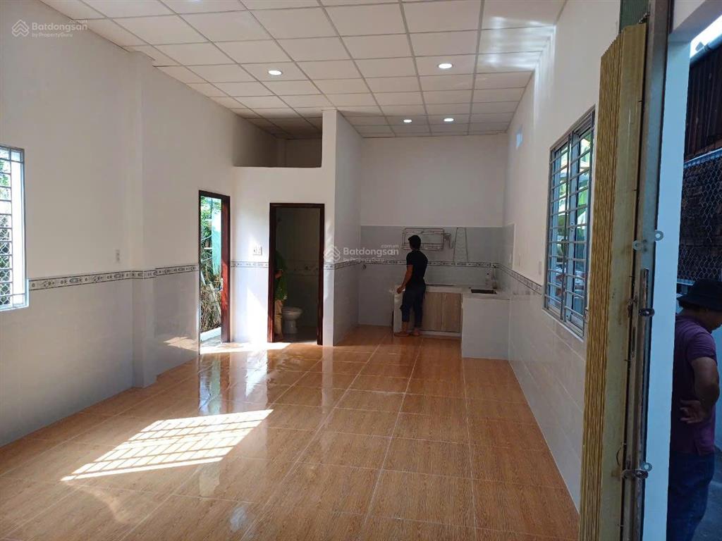 Bán nhà trung tâm thị trấn cần giuộc  giá 2.2 tỷ