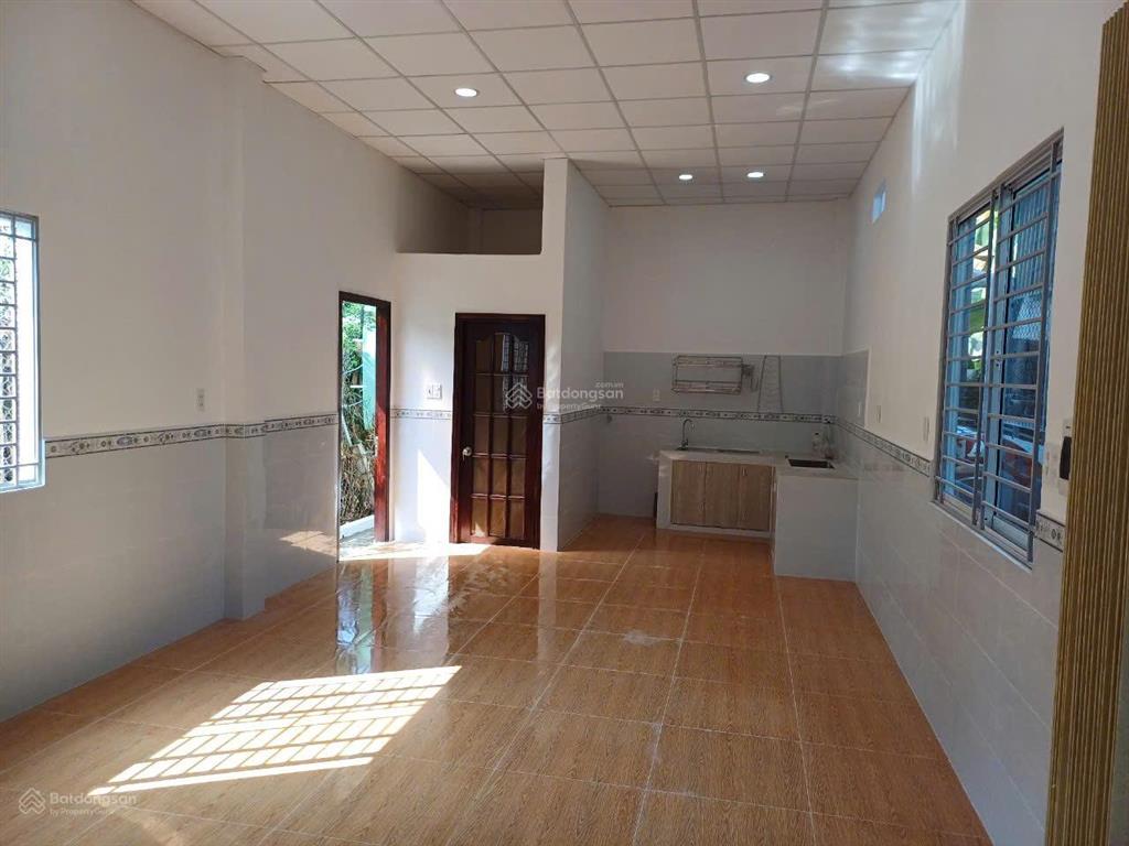 Bán nhà trung tâm thị trấn cần giuộc  giá 2.2 tỷ