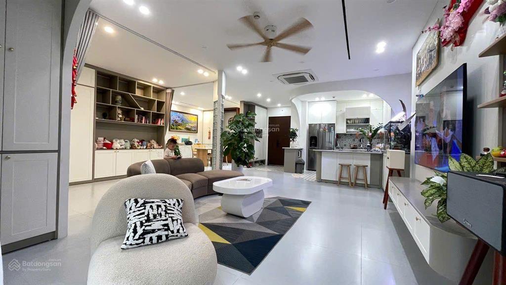 Căn hộ 2pn, 1 phòng mở, 2vs, view đẹp, không gian chuẩn thượng lưu, 8.x tỷ