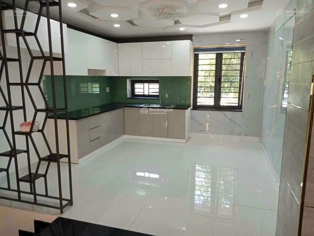 Bán nhà đường cao đức lân, p. an phú, quận 2, dt 108m2, giá 5 tỷ 990tr, cho thuê 30tr, sổ riêng