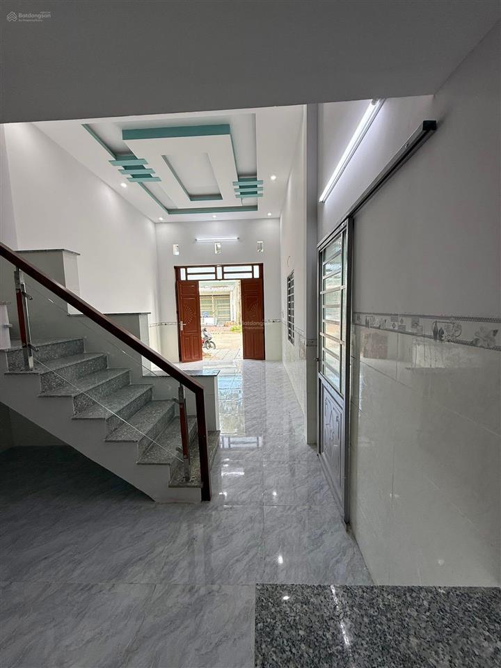 Sang nhượng nhà trọ giá 1 tỷ 5 ngay kcn mỹ phước 3. cách mtđ mỹ phước tân vạn vào 300m, đường 8m