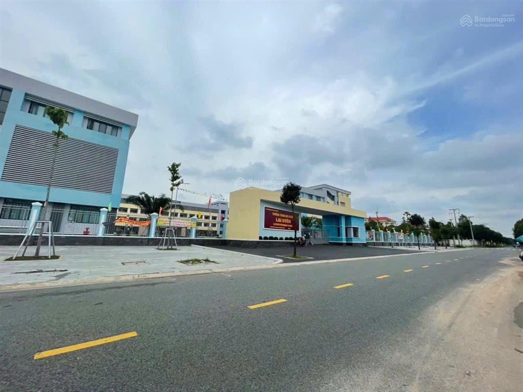 Bỏ ra 800 tr đầu tư dãy trọ ngay kcn becamex bàu bàng thu nhập 15 tr/tháng shr sang tên ngay