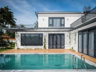 Bán villa biển 600m2 trên cung đường resort đẹp nhất phan thiết, view trực diện