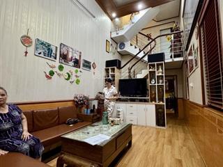Hàng nóng bỏng tay  hoàn kiếm giáp hai bà trưng  ba bước ra phố  ngõ không thể nông hơn